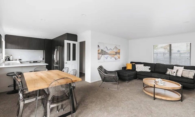 Mount Maunganui House | Easy Living ~ Mount Maunganui - Beyonder Holiday Homes