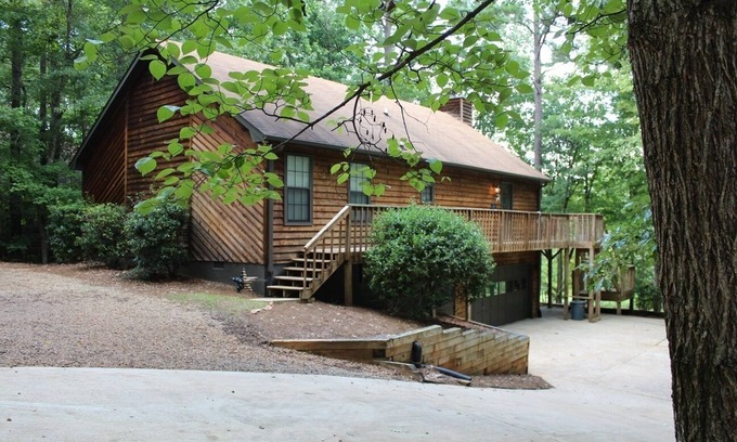 Lake Oconee Cabin | Easy living on the Lake.