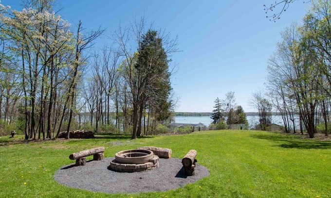 Seneca Falls House | Easy Street Getaway: Wine Trail Cabin Retreat - 1/4 Mile from Cayuga Lake