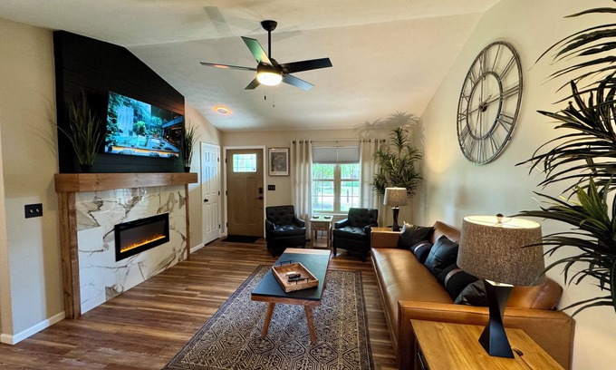 Wilmington Condo | Easy Street- The Modern Escape- 2.8 miles to WEC