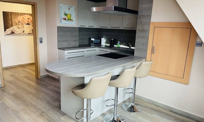 Bad Oeynhausen Apartment | EasyStay#3 Cozy vacation apartment near the clinic with box spring bed & Netflix