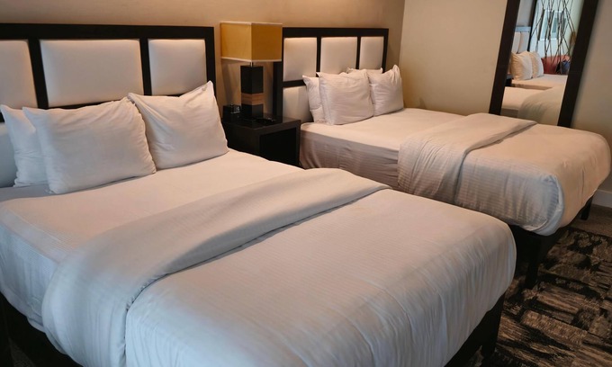 Doral Condo | Eat, Sleep, Golf, Repeat, King Suite with Kitchen