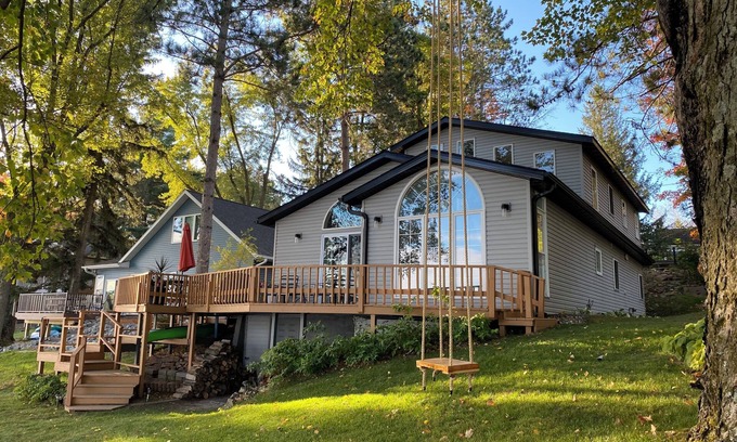 Mosinee House | Eau Pleine Lake Retreat