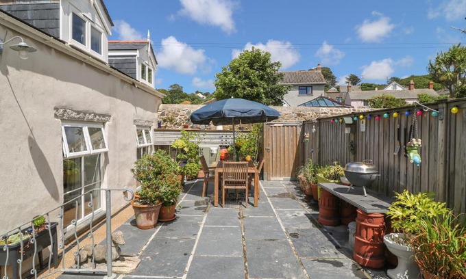 Marazion House | Ebenezer Cottage