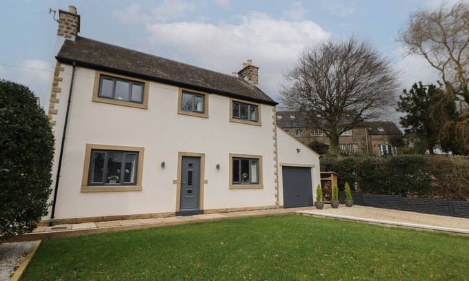 Hathersage Cottage | EBORACUM, family friendly, with open fire in Hathersage