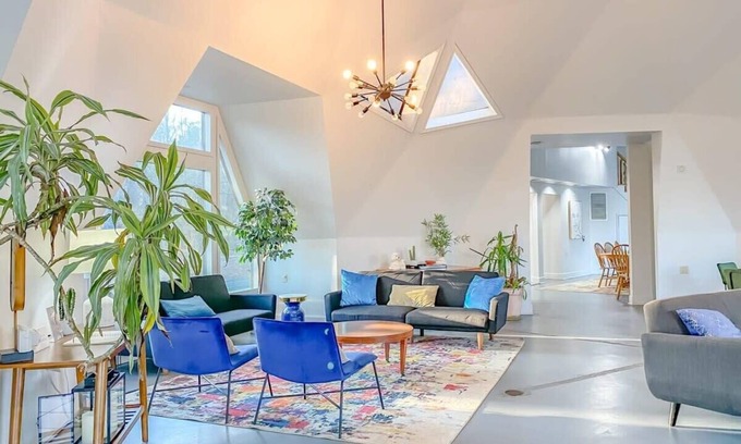Normal House | Eccentric Geodesic Dome-Home! Near Downtown Hville