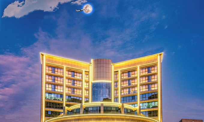 Huadu Hotel | Echarm International Hotel Guangzhou Baiyun International Airport Qingbu Metro Branch - Free Deliver Service to Guangzhou Baiyun International Airport & Free Deliver Service to Canton Fair Complex During Canton Fair Period