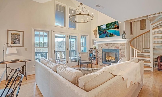 Foscoe Condo | Echota Wintergreens 1631-Mountain Condo, Gated Resort, Indoor/Outdoor Pools and Hot Tub, Fitness .