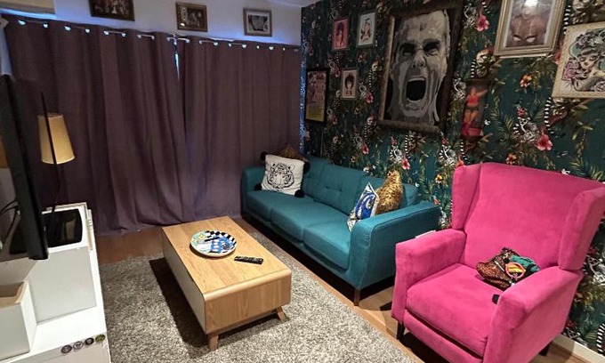 West Footscray Apartment | Eclectic 2BR apartment in West Footscray!