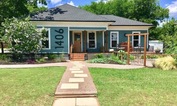 McKinney House | Eclectic Bungalow in Historic McKinney