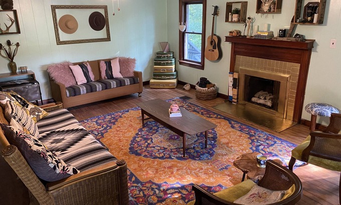 Denniston House | Eclectic Cabin On 20 Acres Near Red River Gorge