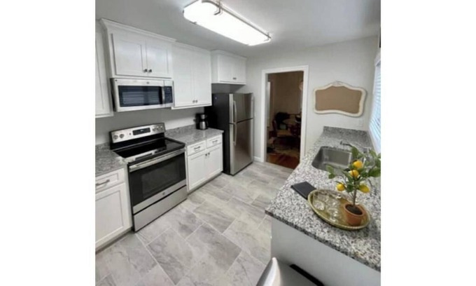 Tuscaloosa House | Eclectic Escape- 3mi. from Bryant Denny!