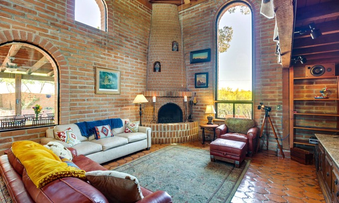 Tucson House | Eclectic Tucson Home 2 Mi to Saguaro National Park