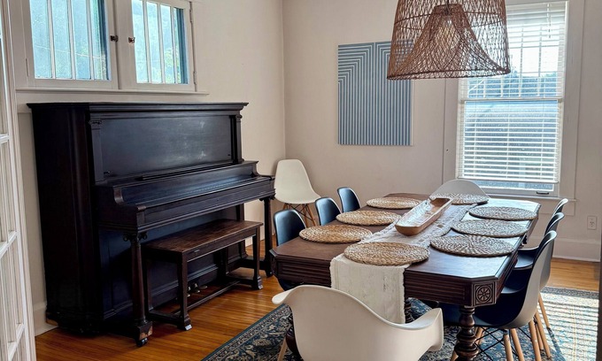 Jeffersonville - Clarksville House | Eclectic & Unique Historic Home