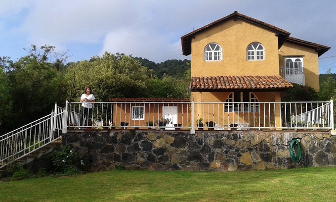 Tzintzuntzan Cottage | Eclipse House
