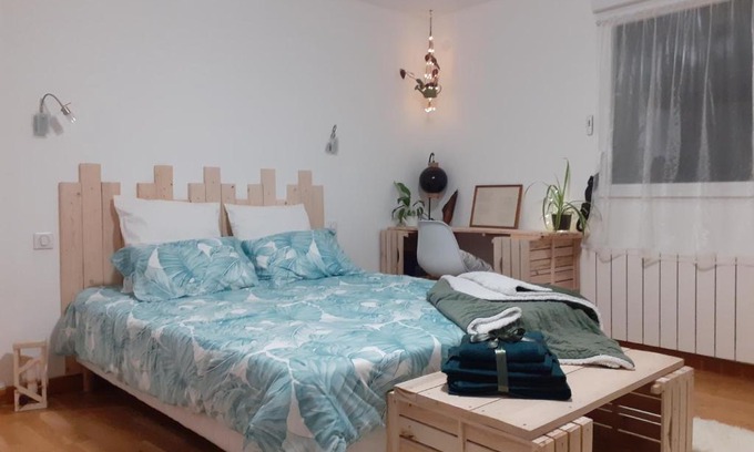Montmirail Bed & Breakfast | Eclosion de lumière