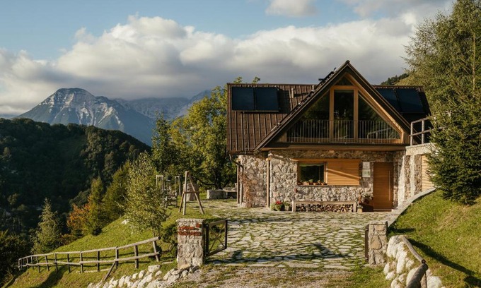 Poljubinj Ski Chalet | Eco Chalet AstraMONTANA