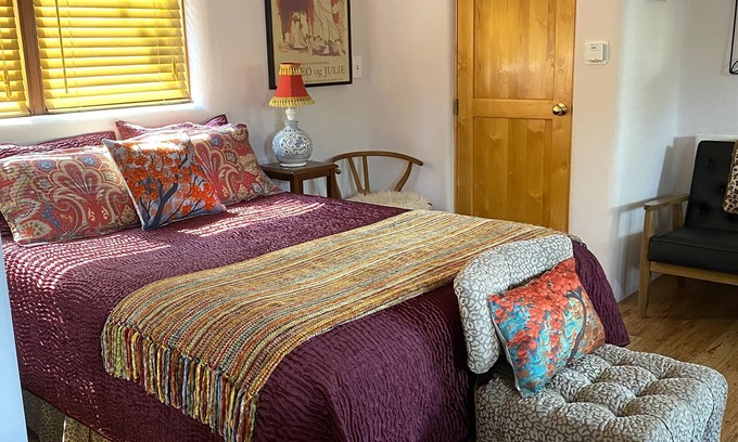 Canoncito House | Eco Conscious, Peaceful & Serene, Dog Friendly, Open Floor Plan, Cozy, Private…