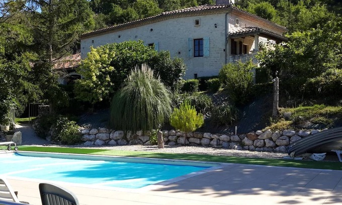 Valprionde House | Eco Gîte Théron Fontaine sleeps 15 with swimming pool in beautiful, peaceful surroundings