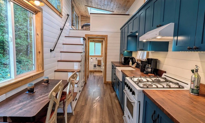 Stevenson House | Ecofriendly Tiny Home with views in Beautiful Columbia River Gorge