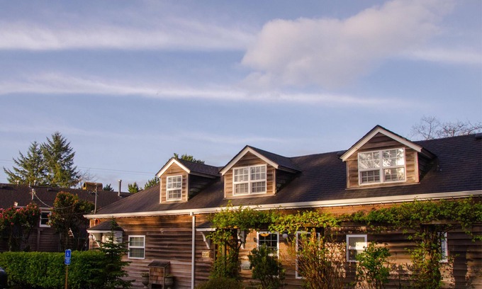 Cannon Beach Cabin | Ecola Creek Lodge
