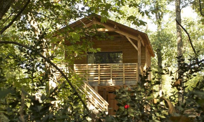 Saint-Georges-des-Sept-Voies Cabin | Ecolodges de Loire & Spa