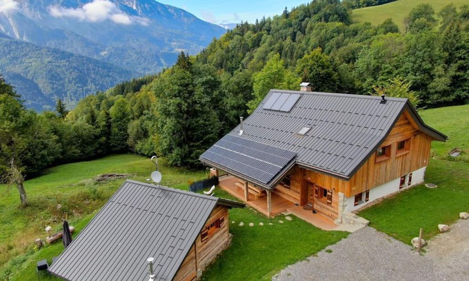 Serraval Ski Chalet | Ecological alpine chalet 4* (sleeps 10 to 14)