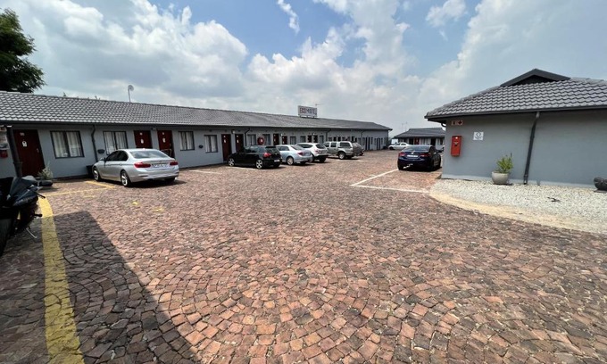 Primrose Hotel | Ecomotel Germiston