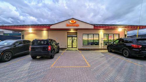 Cochrane Cabin | Econo Lodge