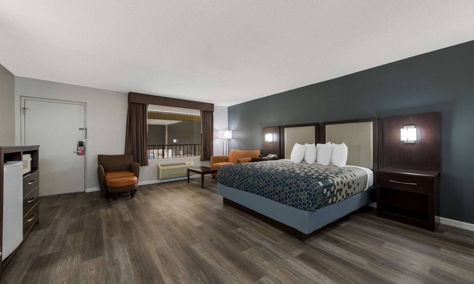Cheraw Hotel | Econo Lodge Cheraw Market Street