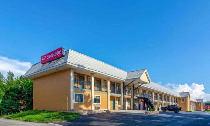 East Ridge Cabin | Econo Lodge East Ridge