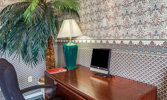 Falfurrias Hotel | Econo Lodge Falfurrias Hwy 281