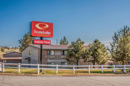 Madras Hotel | Econo Lodge Inn & Suites Madras