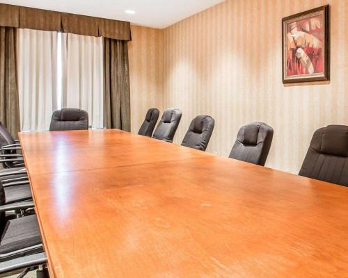 Douglasville Hotel | Econo Lodge Inn & Suites Douglasville