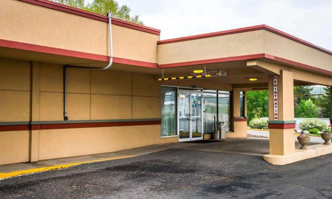 Shamokin Dam Hotel | Econo Lodge Inn & Suites Shamokin Dam - Selinsgrove