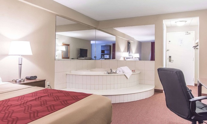 Orillia Hotel | Econo Lodge Orillia