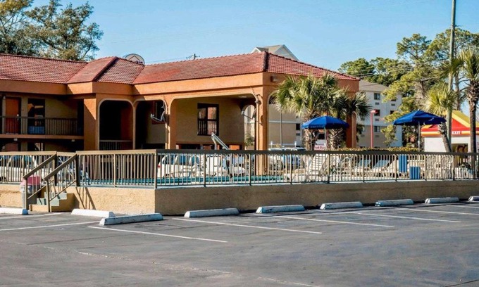 Bay VIew Addition Cabin | Econo Lodge Panama City St Andrews