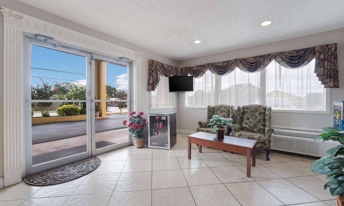 Thomaston Hotel | Econo Lodge Thomaston