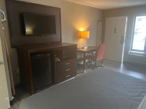 Florence Cabin | Econo Lodge