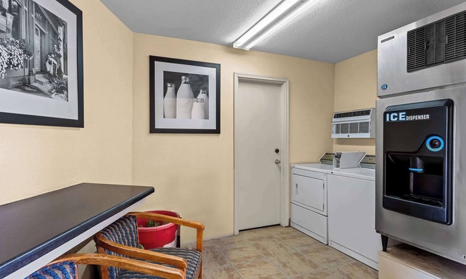 Santa Rosa Hotel | Econo Lodge