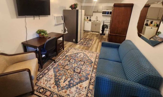 Memphis Cottage | Economical Central Guest house