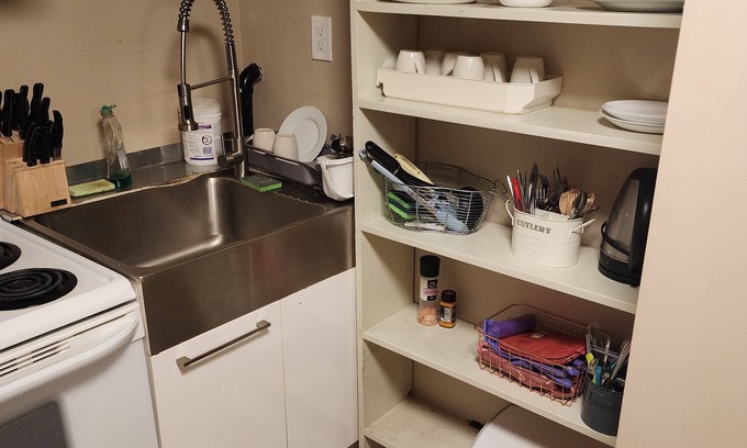 Burnaby House | Economical homestay