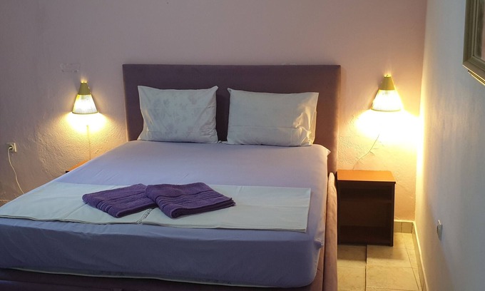 Rana House | Economy bungalow with private bathroom and kitchenette