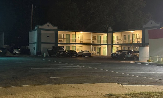 Belleville Hotel | ECONOMY INN