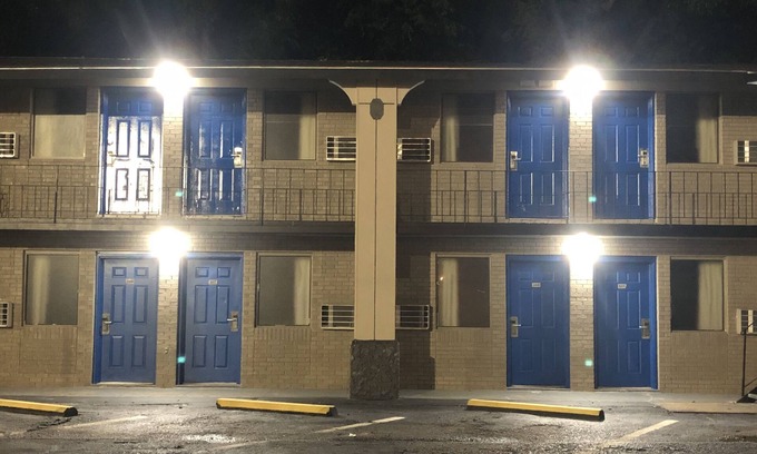 Monroe Hotel | Economy inn