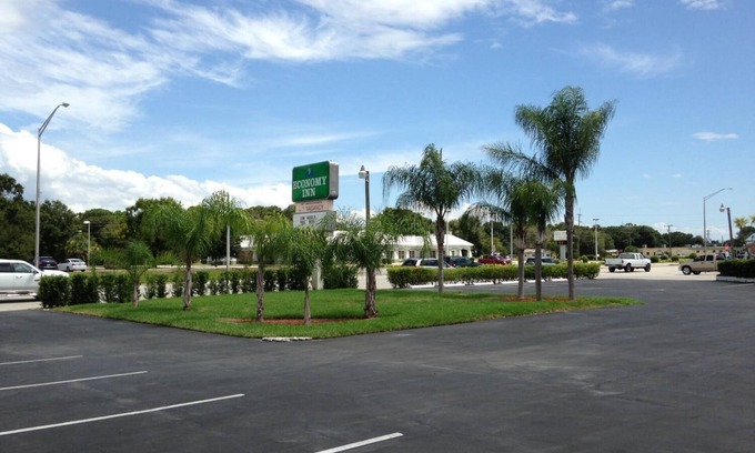 Okeechobee Hotel | Economy Inn