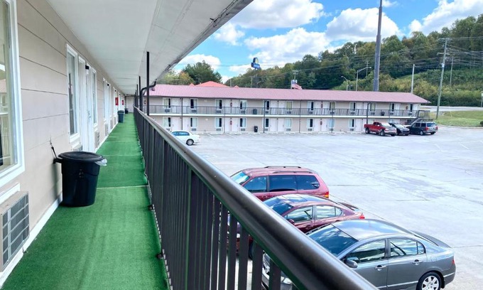 Sweetwater Hotel | Economy inn