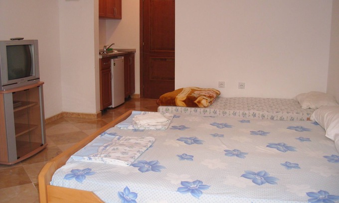 Ulcinj Bed & Breakfast | Economy triple studio no balcony