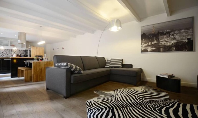 Paris City Center Apartment | Ecrin à Bijoux - Central and Charming apartment with A/C in historical property