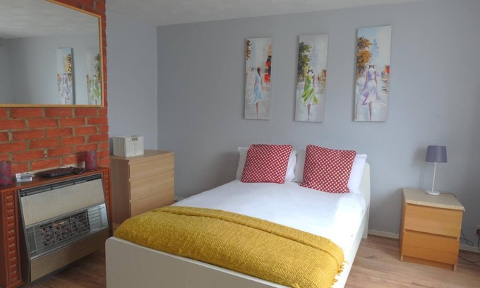 Dunstable House | Eddiwick House - Huku Kwetu (Dunstable)